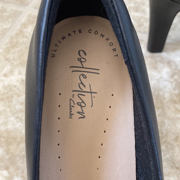 Clarks high heel leather shoes Sz 7 - Picture 2 of 3